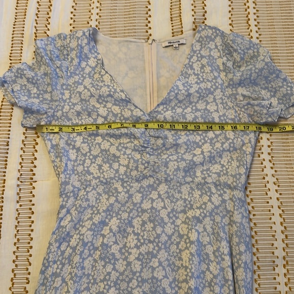 Madewell Ruched-Front Ruffle-Hem Midi Dress in
Fleur Field - Picture 9 of 12